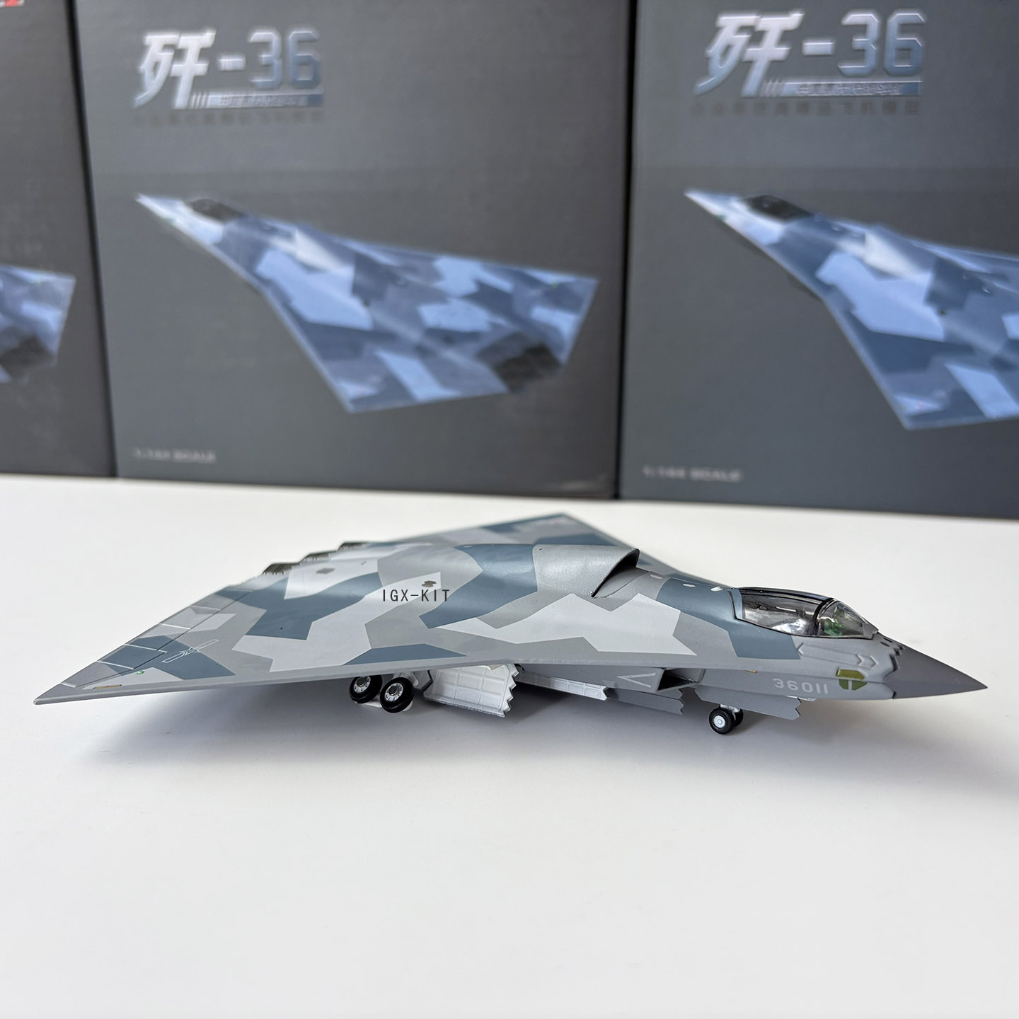 Modelo de Caça J-36 Chinês de  - Model Kit Aircraft avaliação e preço