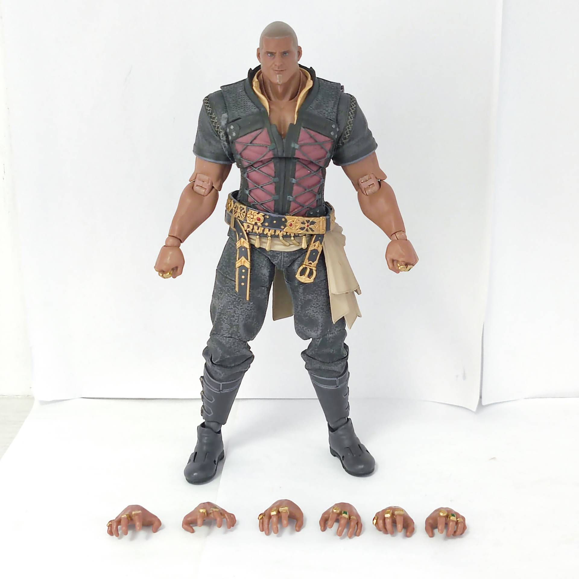 Figura solta oficial Hugo Kupk - Model Kit Final Fantasy avaliação e preço