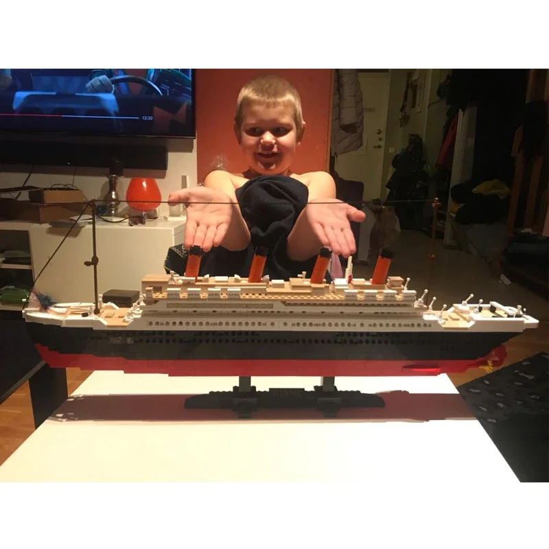 481pcs2401pcs RMS Titanic Ship - Model Kit Titanic avaliação e preço