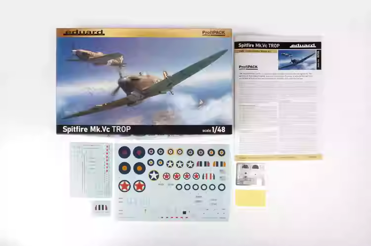 Kit de Modelo de Avião Eduard  - Model Kit Spitfire avaliação e preço