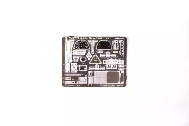 Kit de Modelo de Avião Eduard  - Model Kit Spitfire avaliação e preço